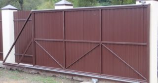 Купить откатные ворота из профнастила Кронштадт, цена от 1778 руб.
