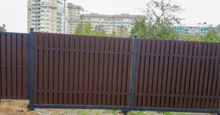 Купить распашные ворота из штакетника Кронштадт, цена от 2772 руб.