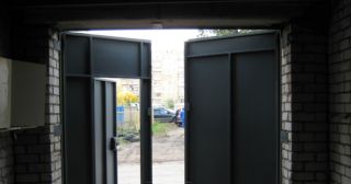 Купить гаражные ворота распашные Кронштадт, цена от 3922 руб.